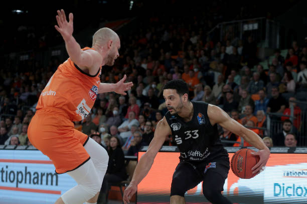 其中布鲁诺 其中布鲁诺